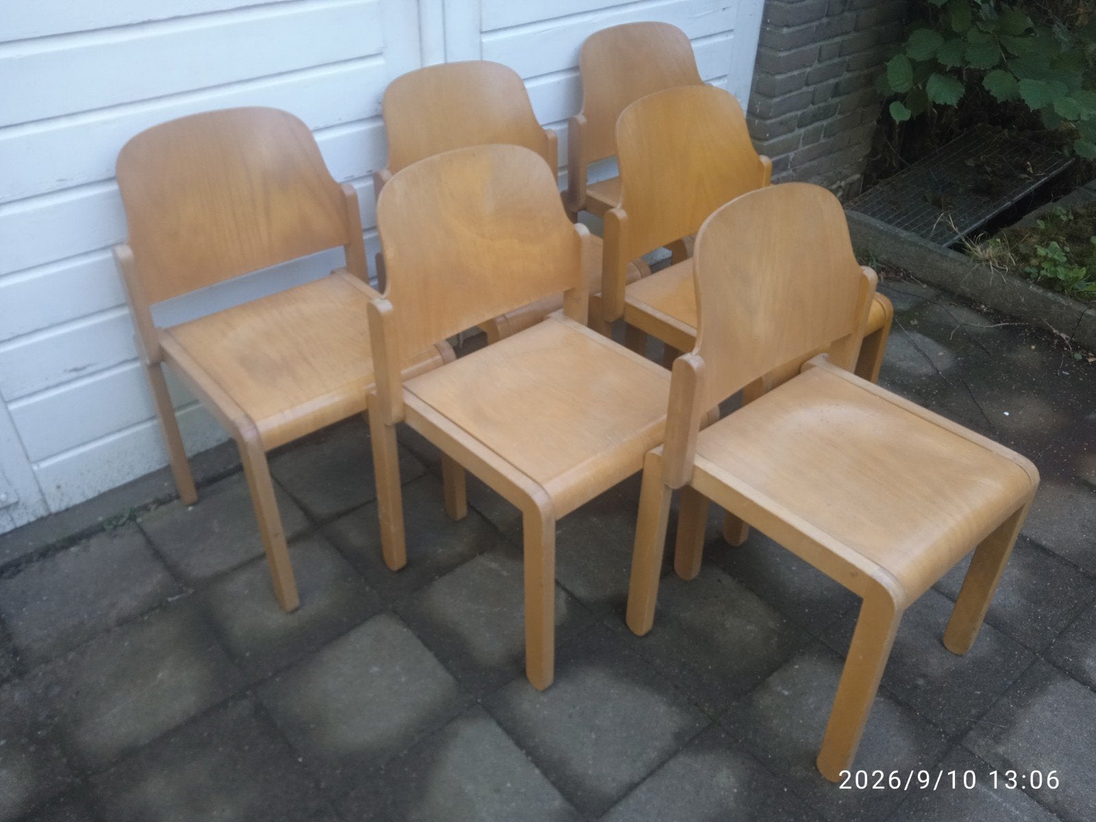 6 vintage houten stapelbare stoelen., Ophalen, Gebruikt, Bruin, Vijf, Zes of meer stoelen