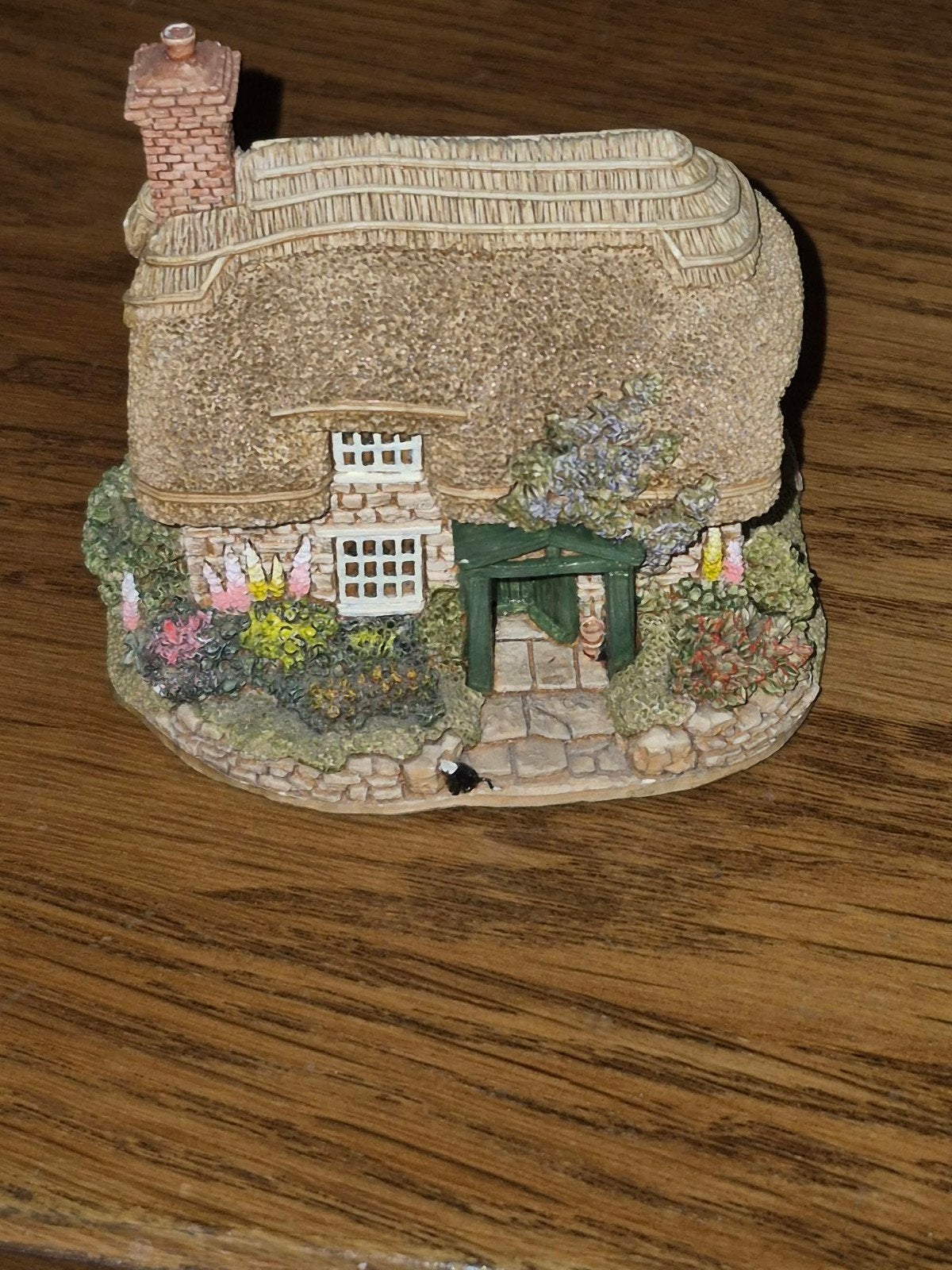 Lilliput Lane 'Larkrise' Engels huisje, handgemaakt, Ophalen of Verzenden, Zo goed als nieuw, Overige typen