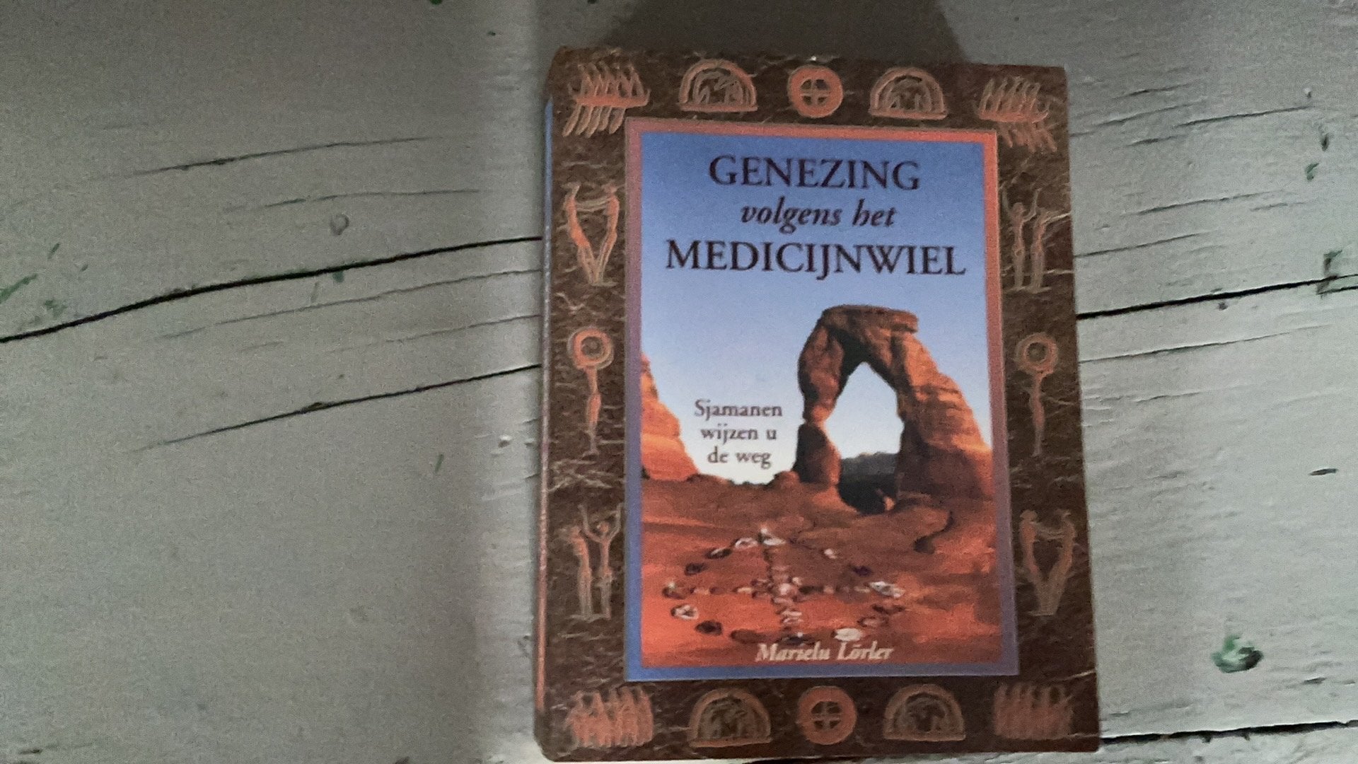 M. Lorler - Genezing volgens het medicijnwiel, Ophalen of Verzenden, Zo goed als nieuw, M. Lorler