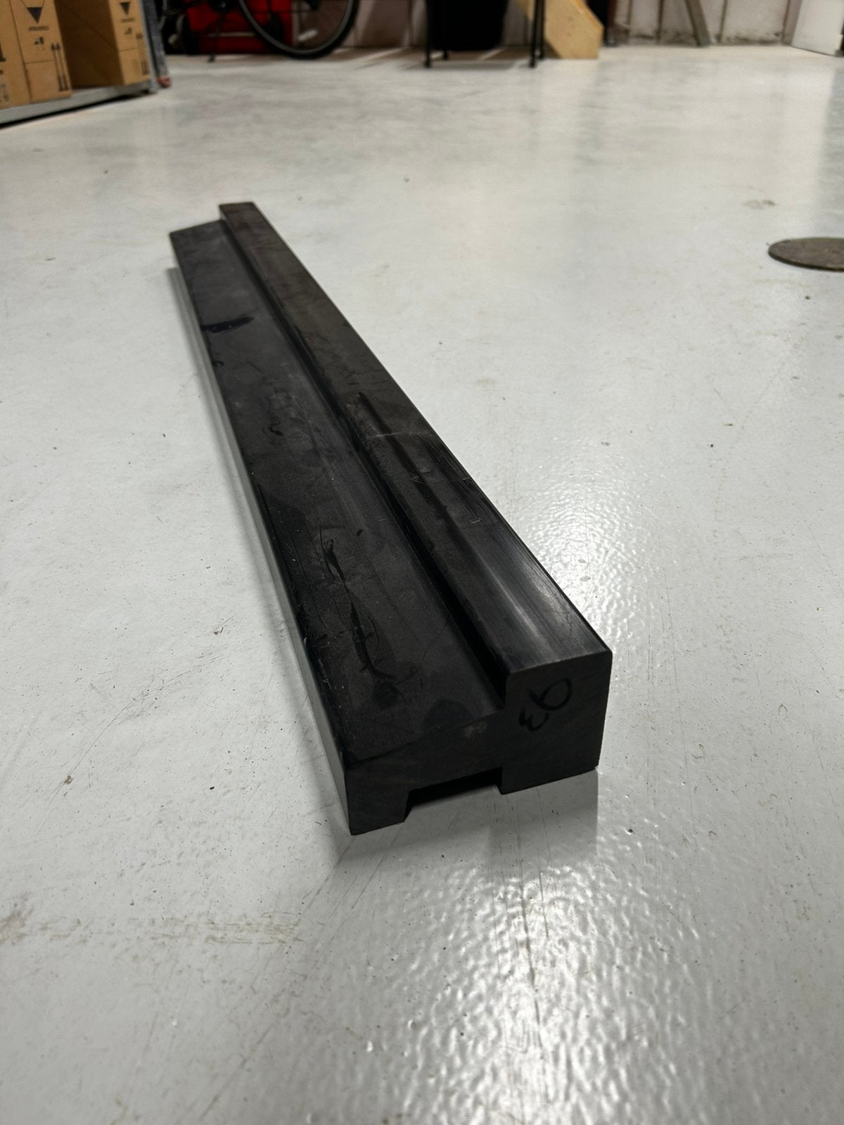Kunststof dorpel met neuten, Doe-het-zelf en Verbouw, 75 tot 150 cm, Kunststof, Raamkozijn, Ophalen of Verzenden
