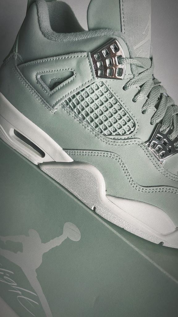 Nike Air Jordan 4 Seafoam Sail, Verzenden, Groen, Sneakers of Gympen, Zo goed als nieuw