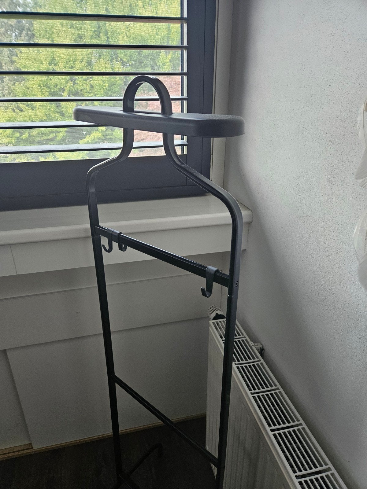 Zwarte metalen kledingstandaard / kapstok 145 cm hoog, Ophalen, Gebruikt, 100 tot 150 cm, Metaal