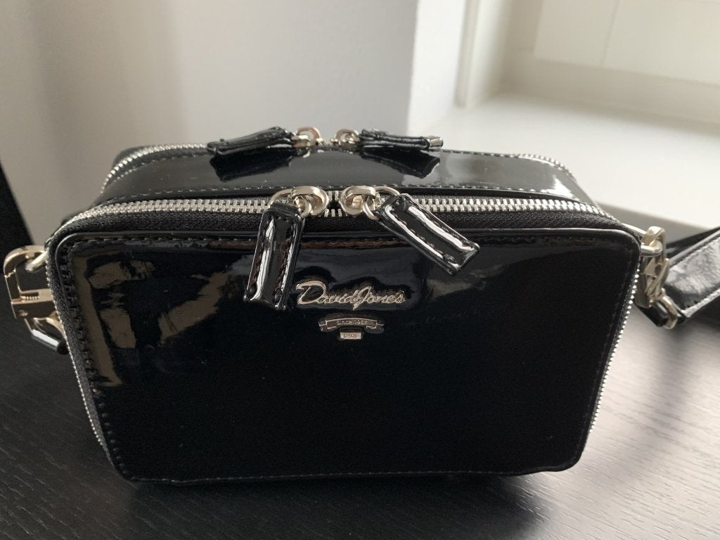 David Jones lak handtas in nieuwstaat, Sieraden, Tassen en Uiterlijk, Ophalen, Zo goed als nieuw, Zwart, Handtas