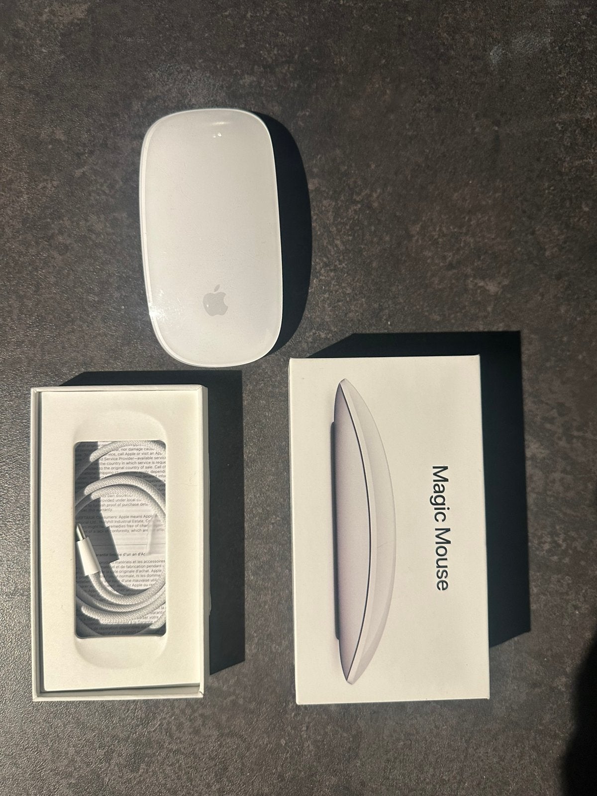 apple magic mouse, Computers en Software, Ophalen of Verzenden, Zo goed als nieuw