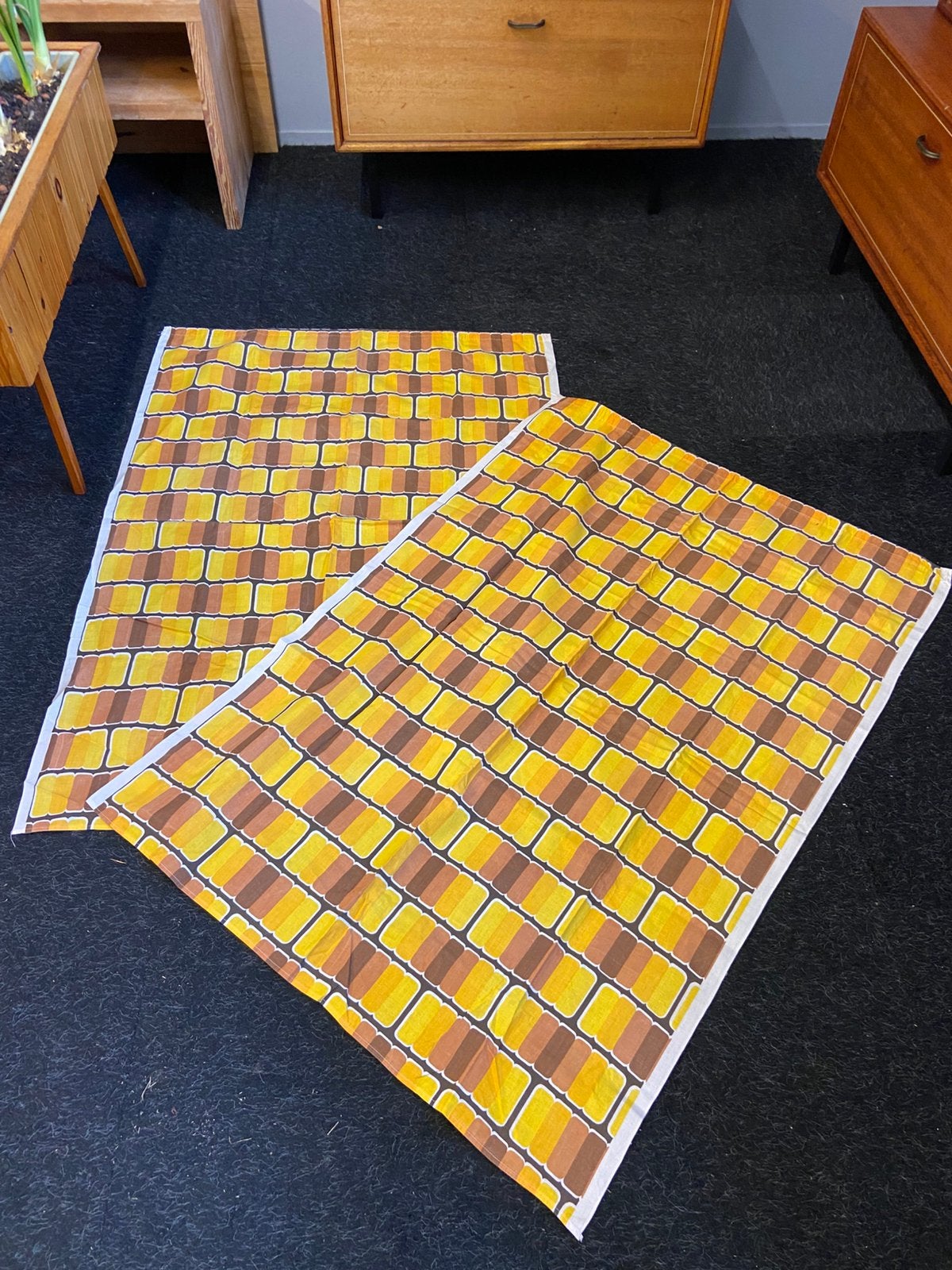 2 setjes retro gordijntjes jaren 60/70 geel caravan tent, Ophalen, Zo goed als nieuw, Nvt, Nvt