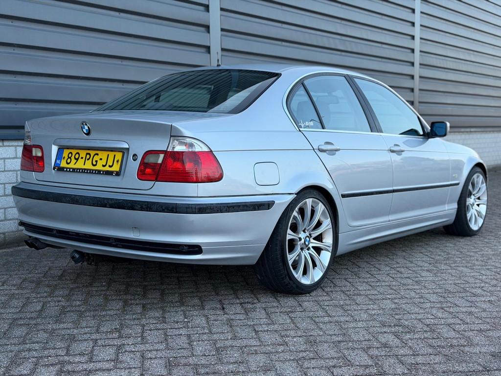 BMW 3-serie 328i Executive E46 Sedan Automaat 6 cilinder 193, Auto's, BMW, Gebruikt, Zwart, Leder en Stof, 10 km/l