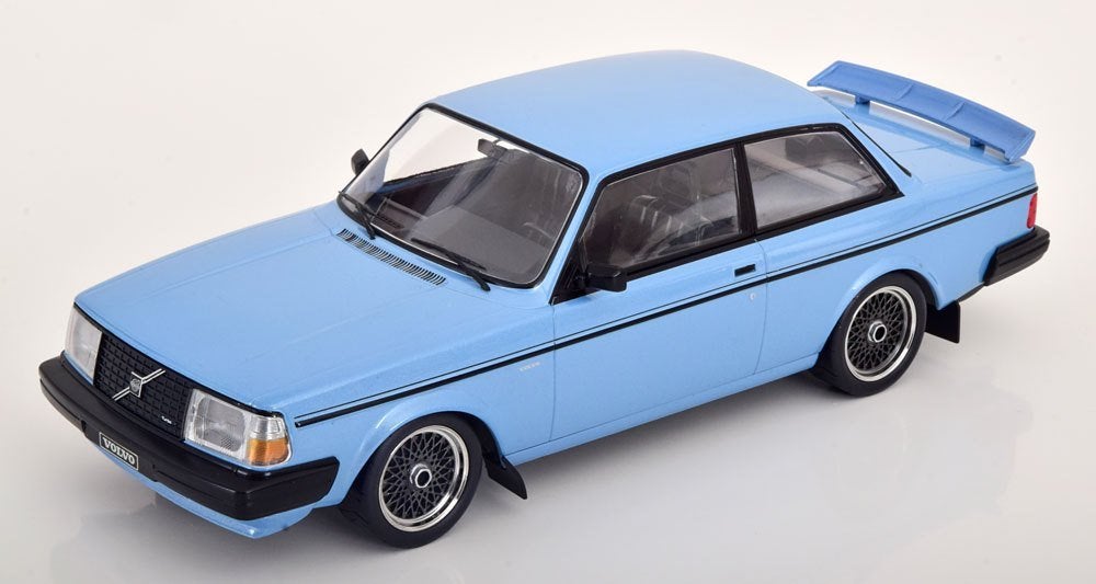 Volvo 240 Turbo Custom 1985 Blauw Metallic 1-18 Ixo Models, Overige merken, Ixo models, Auto, Ixo models