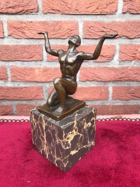 pracchtig bronzen beeldje, mannelijk naakt, Antiek en Kunst, Kunst | Beelden en Houtsnijwerken, Minder dan 20 cm, Ophalen of Verzenden