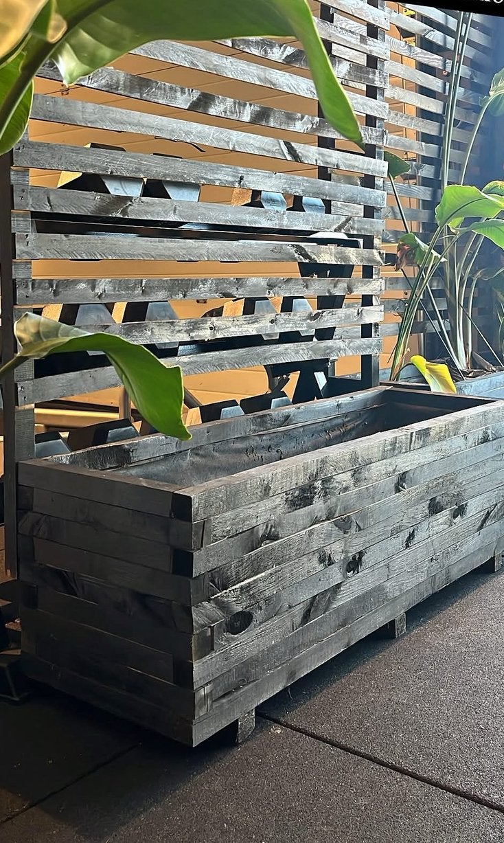 Mooie zwarthouten plantenbak met klimrek/roomdivider, Ophalen