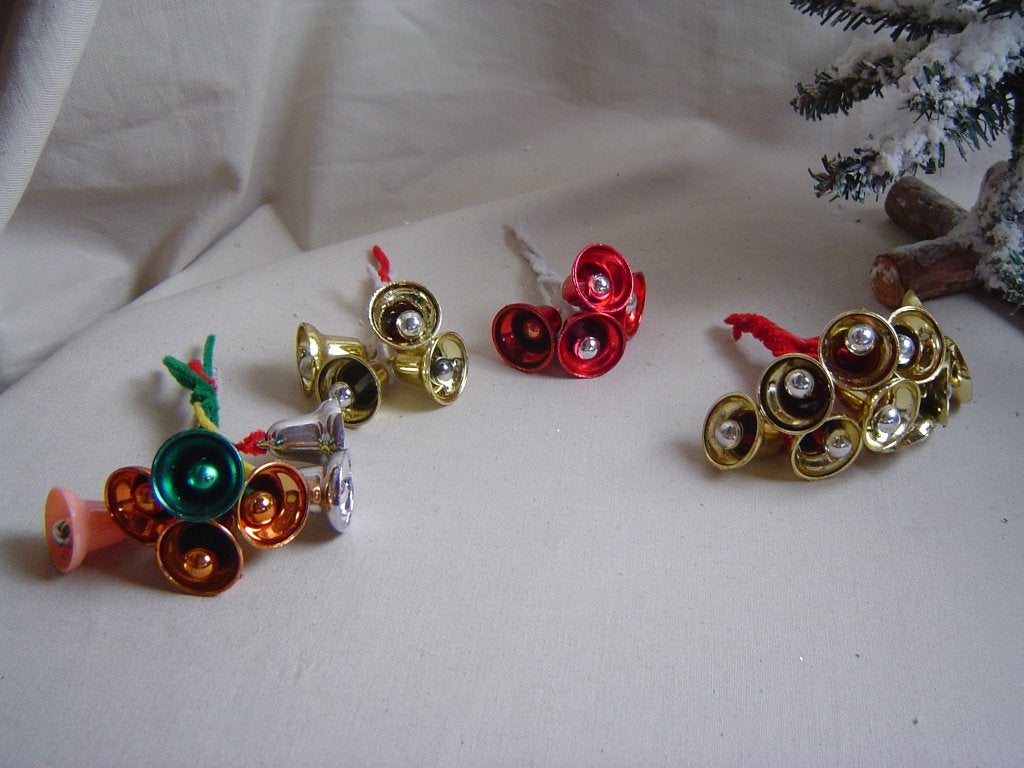4 trosjes met kunststof kerstklokje vintage, Ophalen of Verzenden, Gebruikt