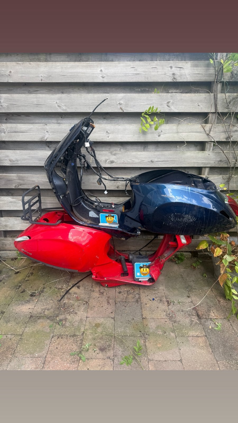 Vespa Sprint frames 2 stuks 2015 snor 2016 snor schade, Ophalen, Gebruikt, Benzine