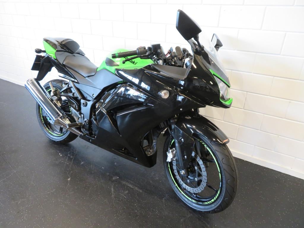 Kawasaki NINJA 250 R SPORT PERFECT! (bj 2010), Motoren, Motoren | Kawasaki, Bedrijf, Sport, 249 cc