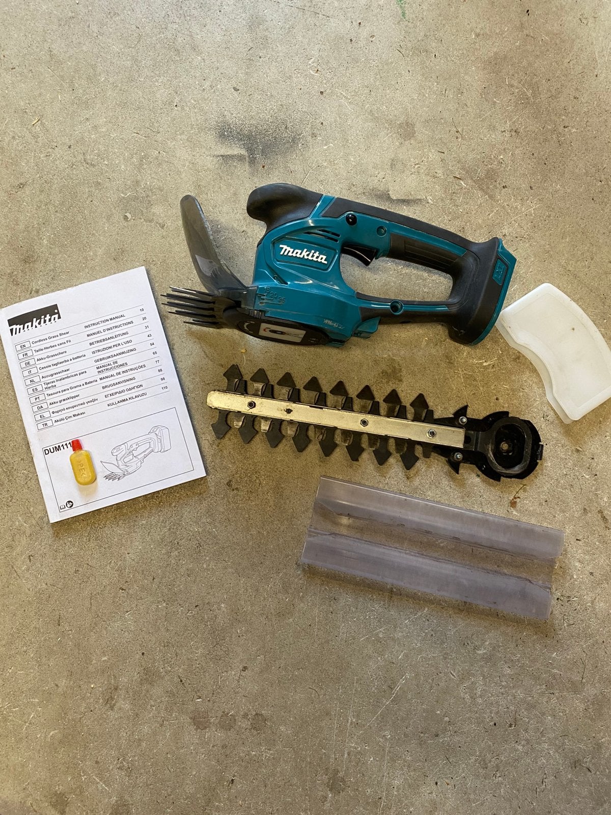 Makita gras/heggeschaar DUM111, Tuin en Terras, Heggenscharen, Ophalen of Verzenden, Gebruikt, Accu