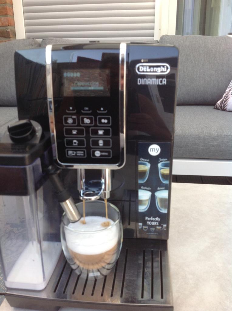 Reparatie of Onderhoud nodig voor Jura of DeLonghi?, 10 kopjes of meer, Koffiemachine, Ophalen of Verzenden, Zo goed als nieuw