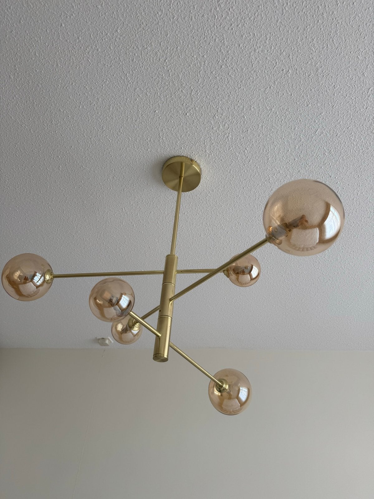 Moderne Gouden Plafondlamp met Amber Glazen Bollen, Ophalen, Zo goed als nieuw, Metaal, Overige fittingen