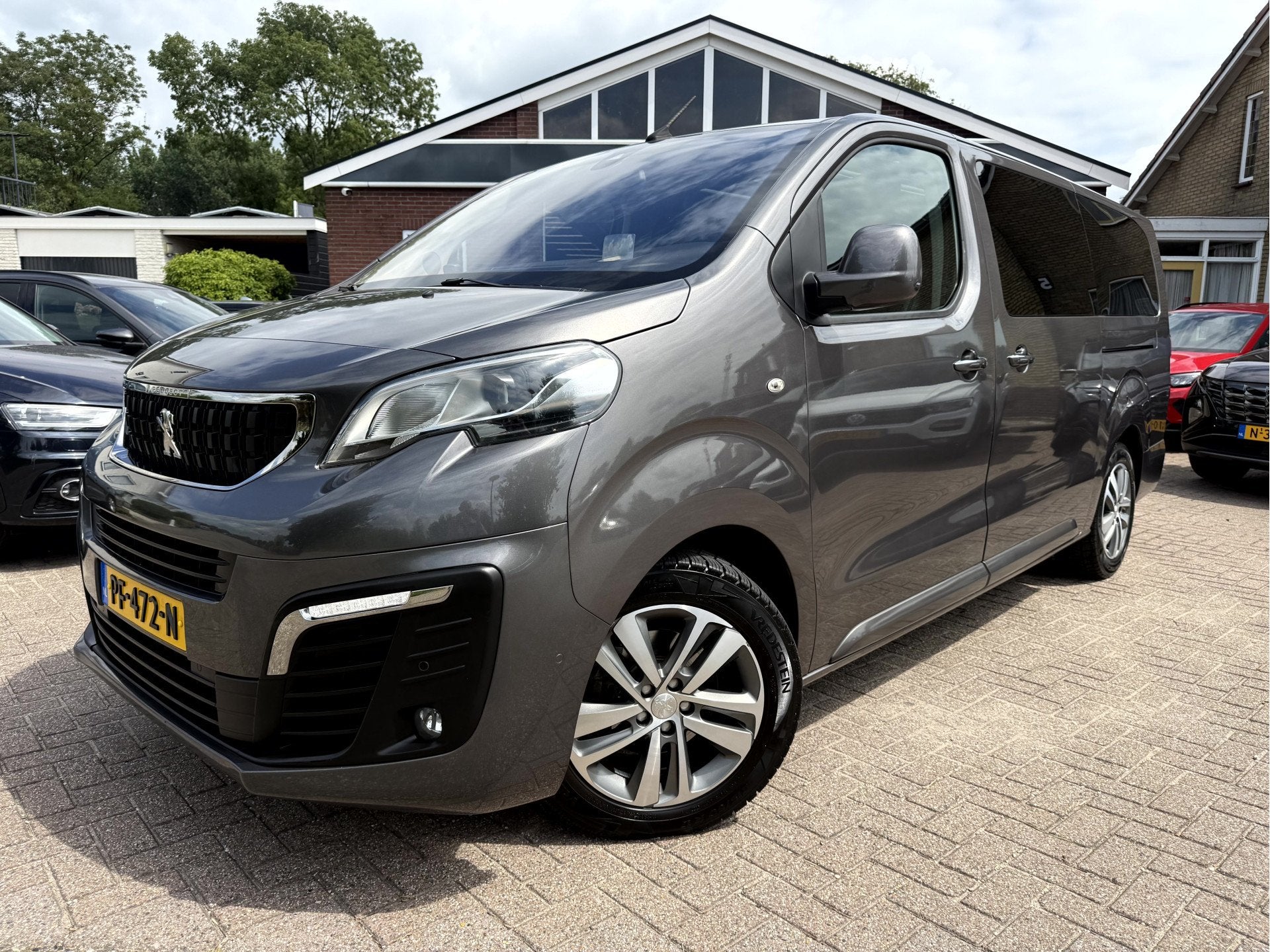 Peugeot Traveller 2.0 BlueHDi 150pk Business VIP Long 6-Pers, Voorwielaandrijving, Gebruikt, Euro 6, 150 pk