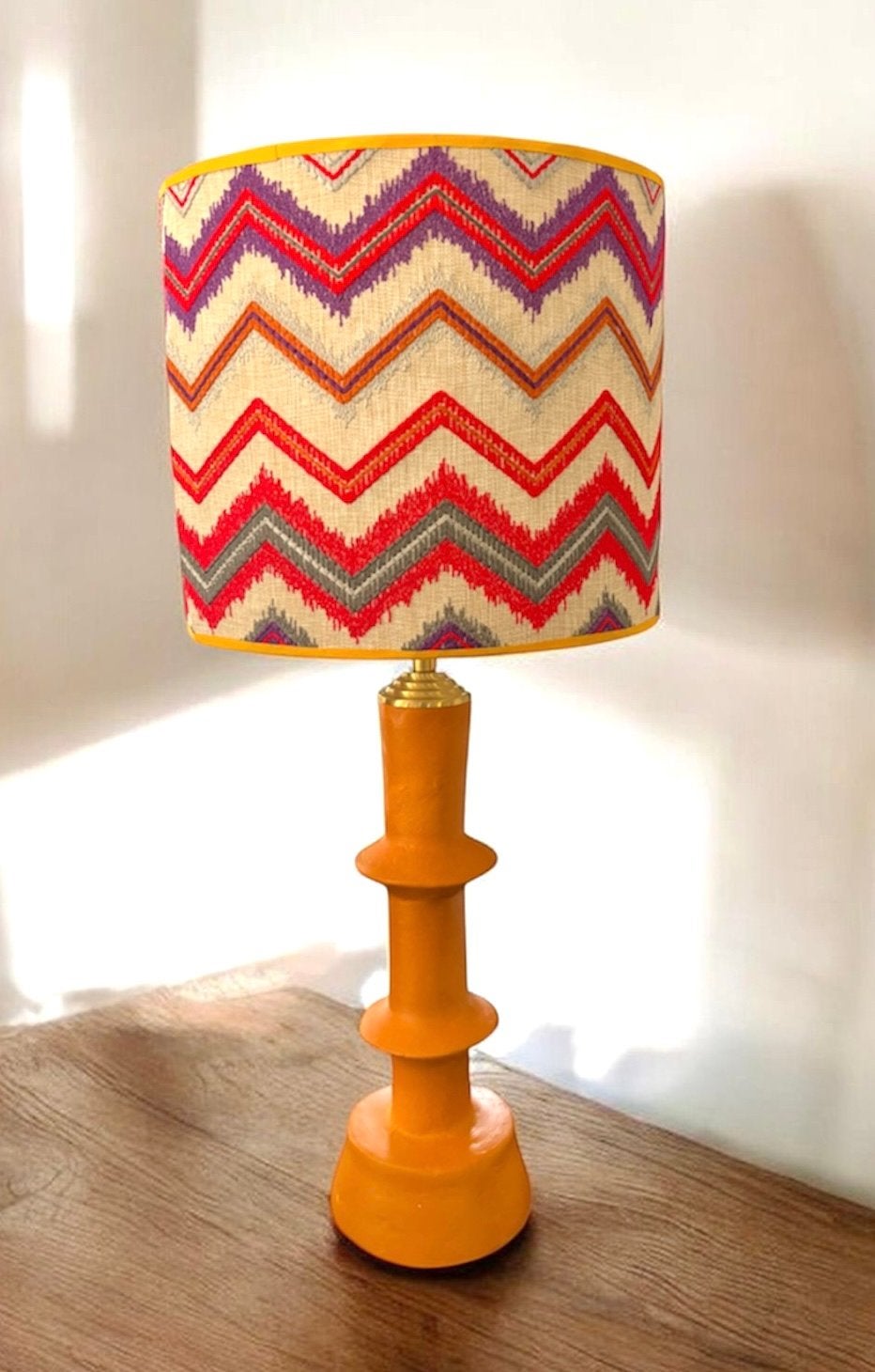 Opvallende snoerloze tafellamp met Missoni zigzag kap, Meerkleurig, Textiel, Ophalen of Verzenden, Sfeerlamp
