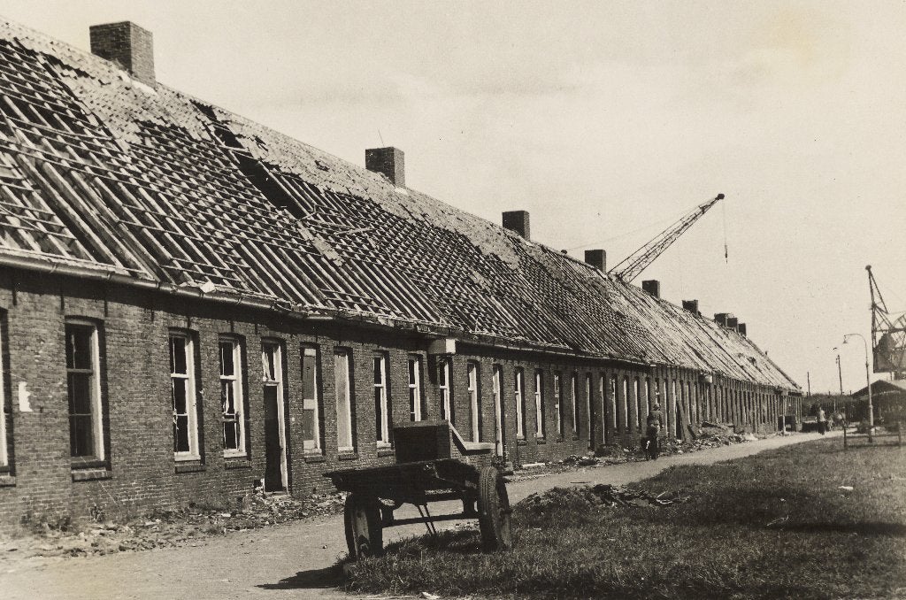 delfzijl, Ophalen of Verzenden, 1940 tot 1960, Zo goed als nieuw, Foto