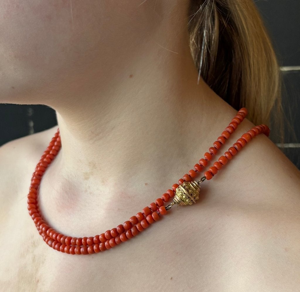 Bloedkoraal ketting antiek zeer fraai 14k slot goud dame