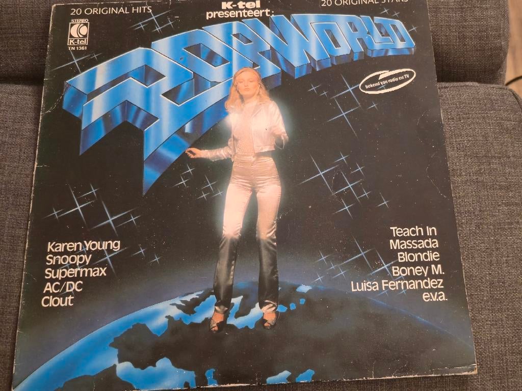 Popworld Karen Young Snoopy Supermac AC/DC Clout lp Vinyl, Ophalen of Verzenden, Zo goed als nieuw, 12 inch