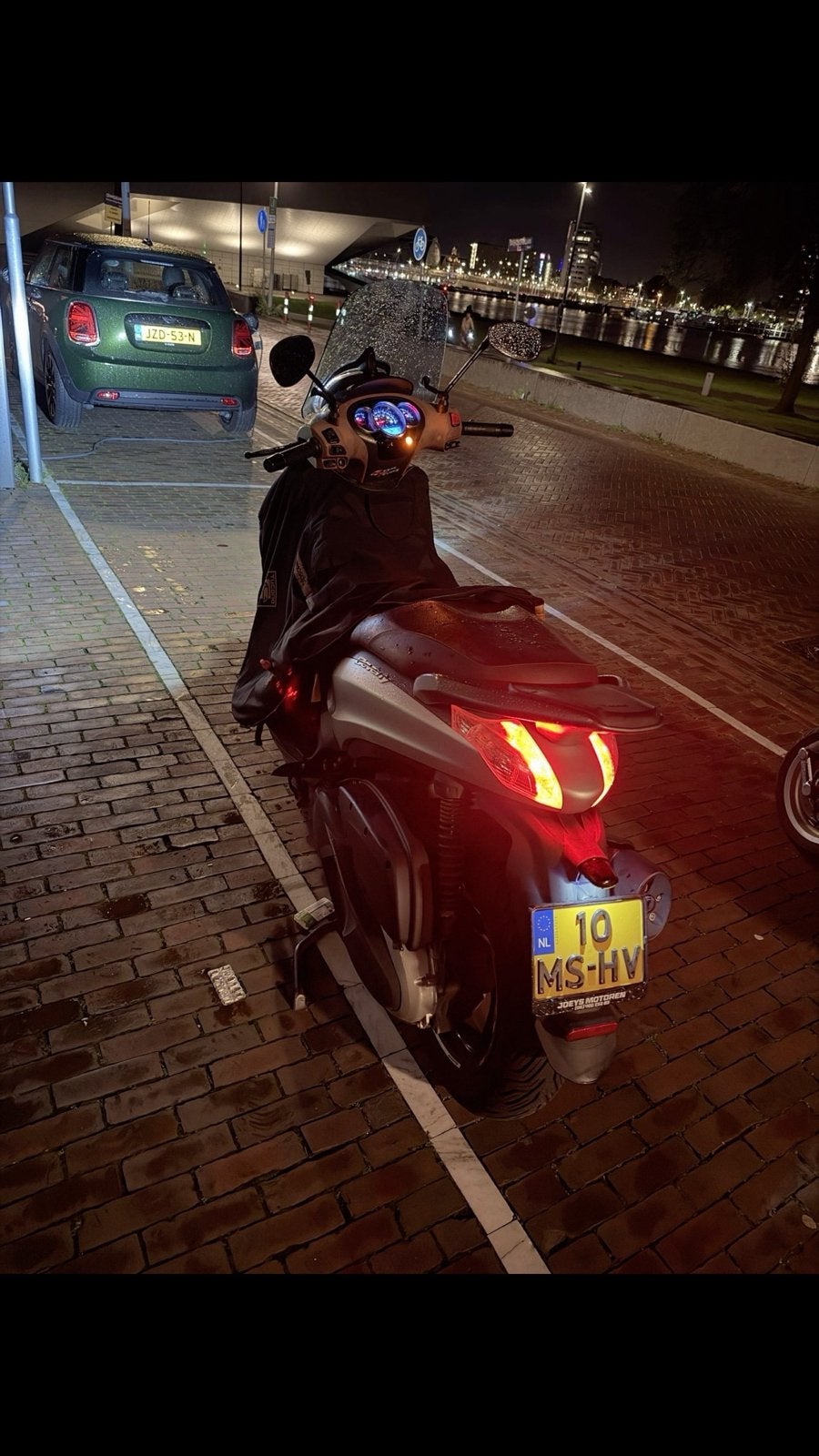 Beverly 350 cc op A2 - Goede staat, bordeaux zadel, Ophalen, Gebruikt