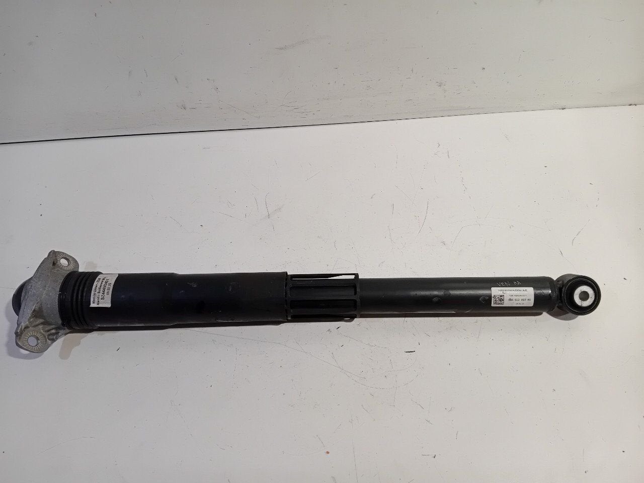 Schokbreker rechts achter Volkswagen Golf, Onderdelen@venauto.nl, Van der Ven Autorecycling B.V., Gebruikt, Ettenseweg 76, 4706 PB Roosendaal, The Netherlands
