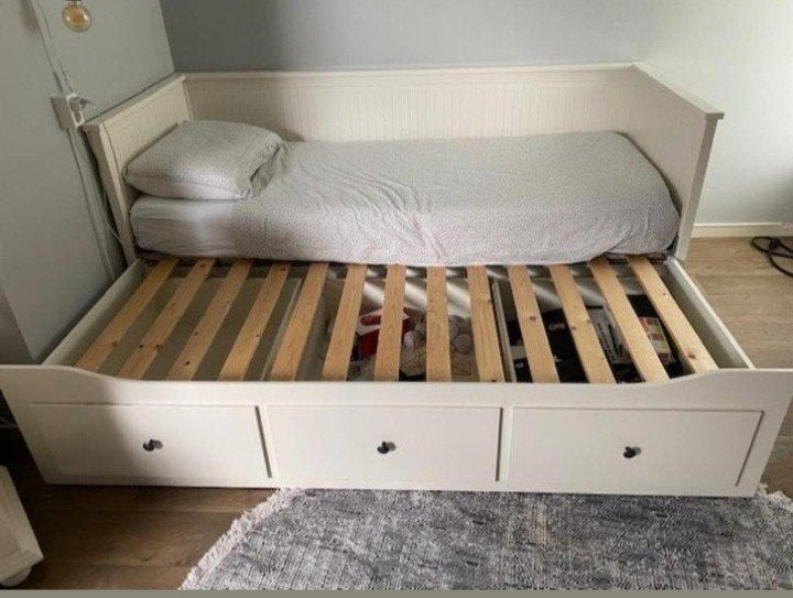 hemnes bed met 2 matrassen, Ophalen, Gebruikt, Eenpersoons, Wit