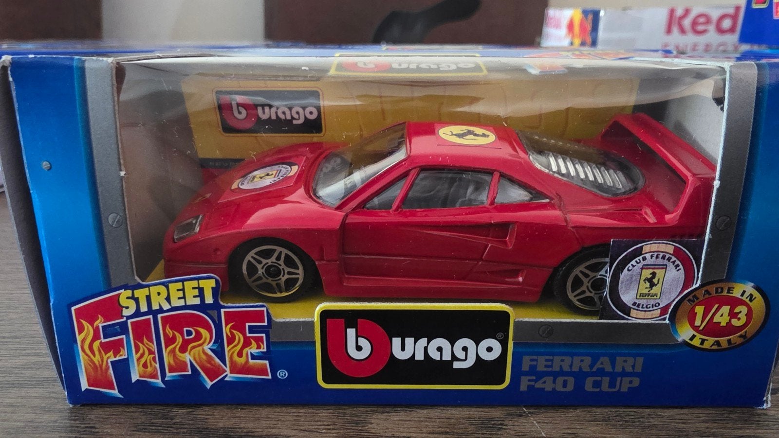 Zeldzame Bburago Ferrari F40 1:43 - Ferrari Club België, Ophalen of Verzenden
