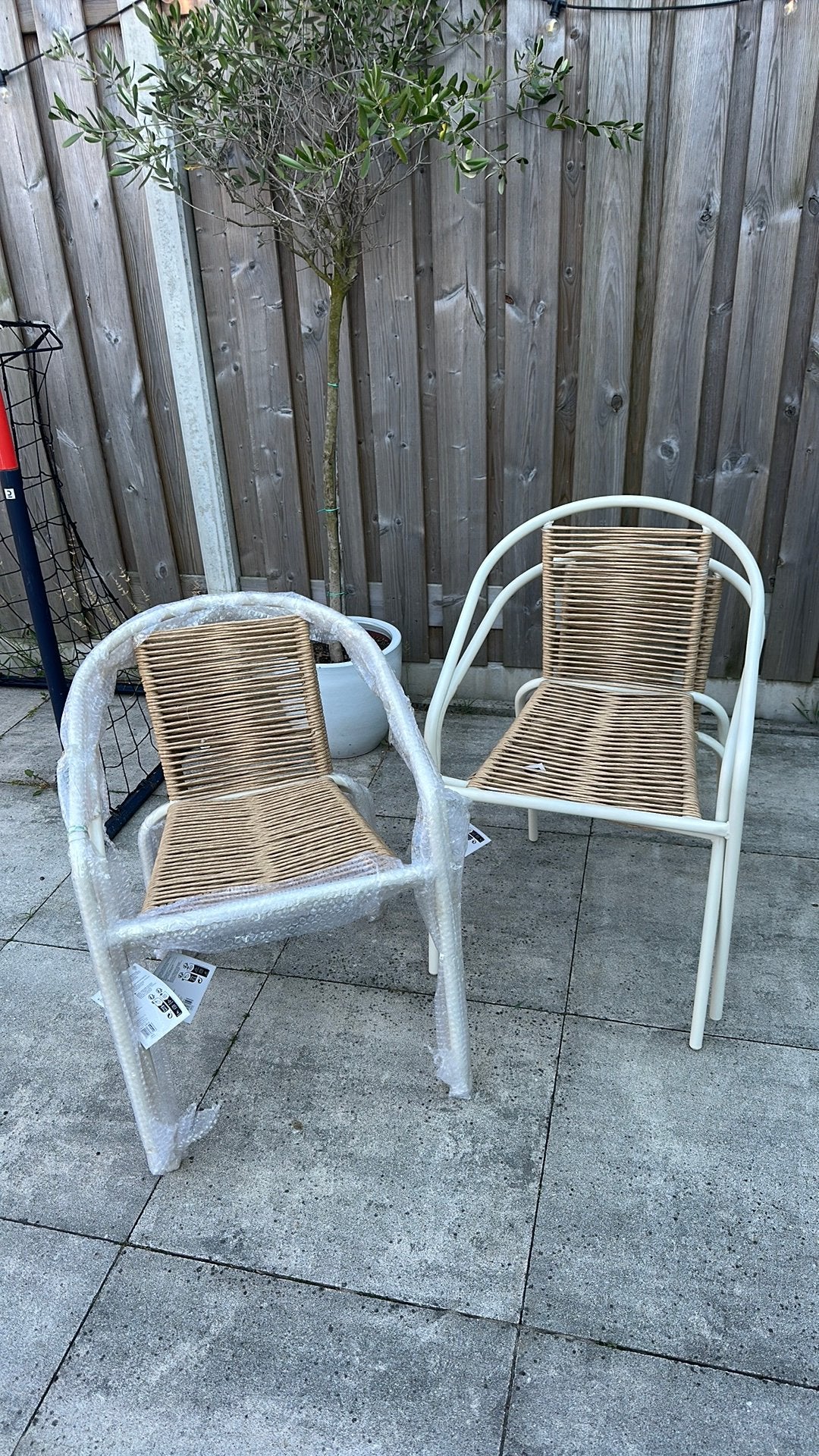 Nieuwe beige rotan tuinstoel, Tuin en Terras, Tuinstoelen, Ophalen of Verzenden, Zo goed als nieuw, Rotan