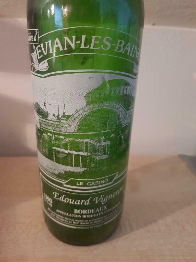 Lege wijnfles Evian-les-Bains, Ophalen of Verzenden, Frankrijk, Overige typen