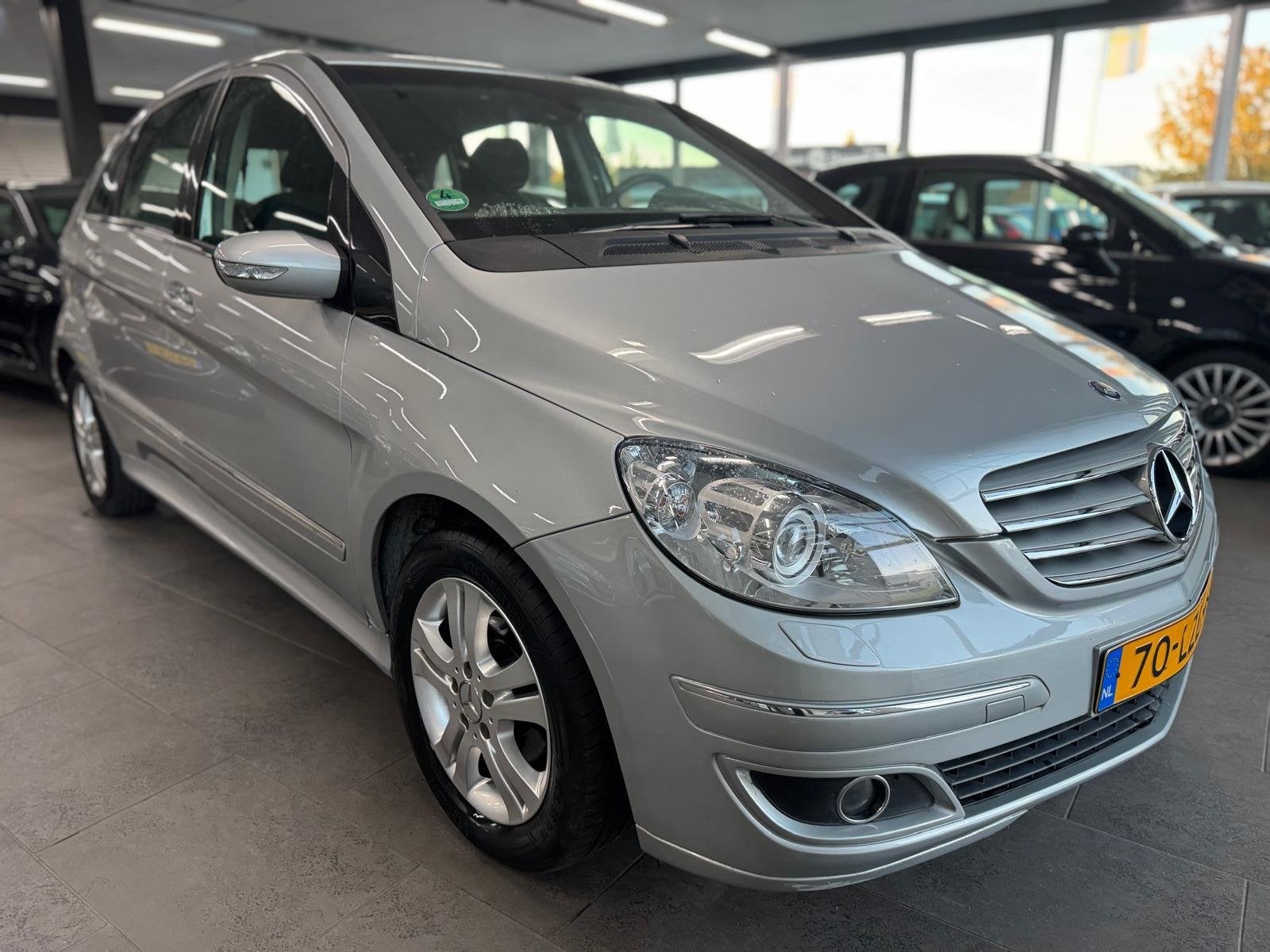 Mercedes-Benz B-klasse 150 xenon navigatie airco elektrische, Auto's, Voorwielaandrijving, Zwart, 400 kg, Xenon verlichting