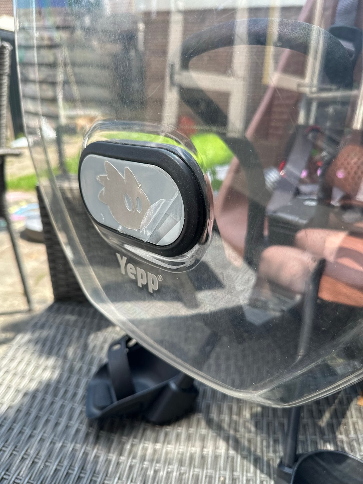 Yepp Mini voorzitje met windscherm en sleutel, Fietsen en Brommers, Fietsaccessoires | Fietsstoeltjes, Ophalen, Gebruikt, Voorzitje