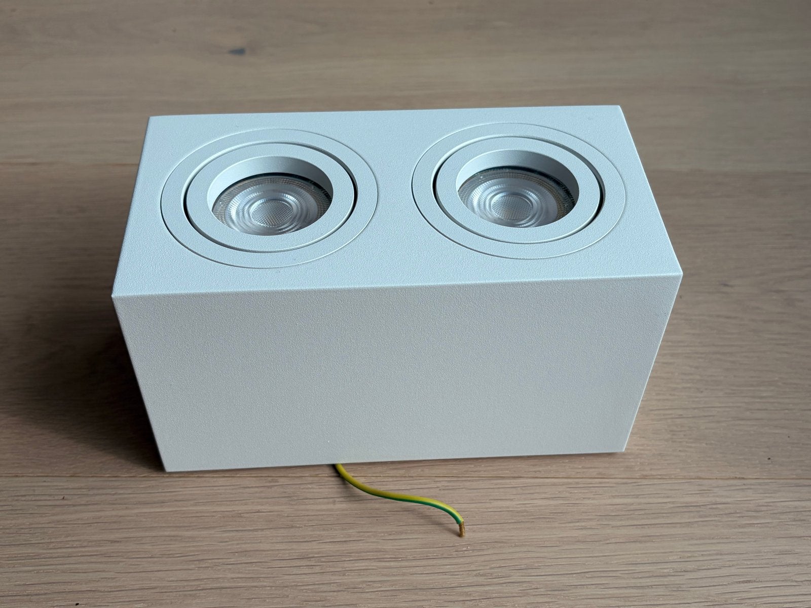 Witte opbouwspots (8 stuks) met 2 Verstelbare LED Spots, Huis en Inrichting, Ophalen, Opbouwspot, Zo goed als nieuw, LED