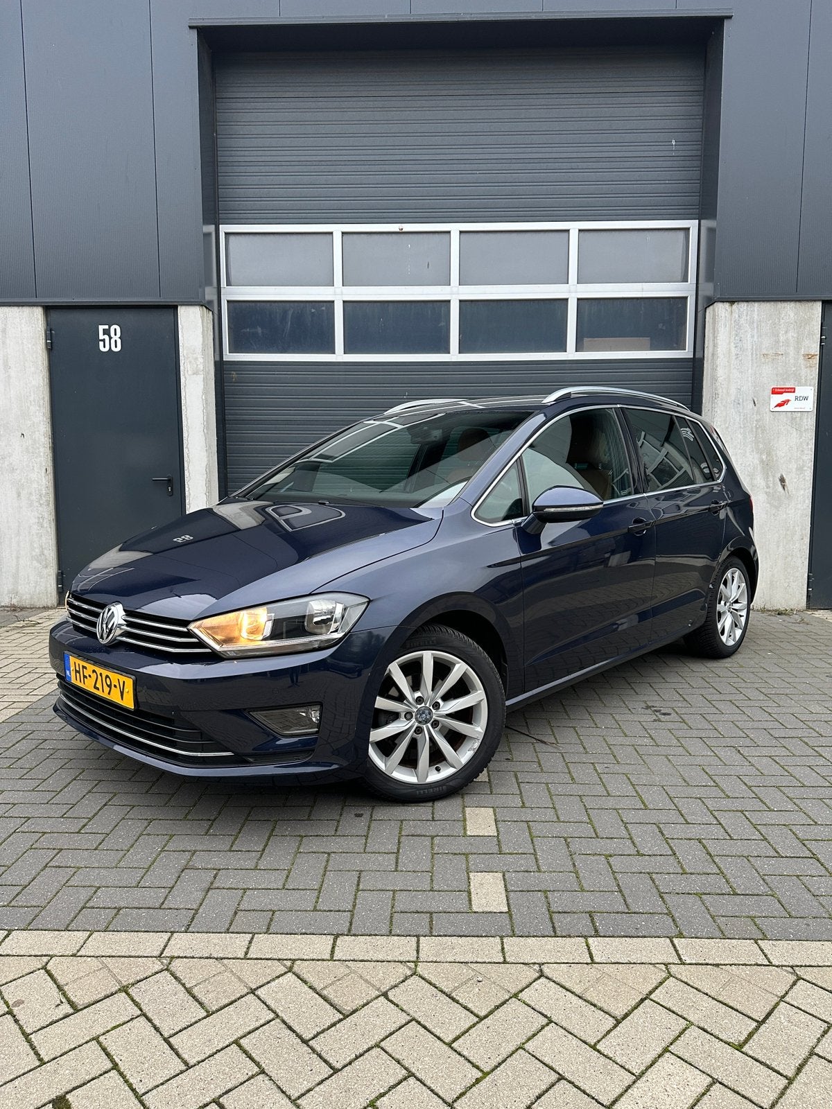 Volkswagen Golf Sportsvan 1.2 TSI 110PK BMT DSG 2015 Blauw, Auto's, Euro 6, Blauw, 19 km/l, 1300 kg