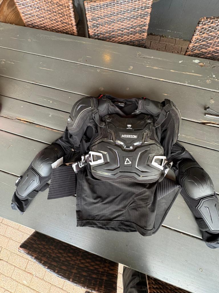 Bodyprotector Leatt mission nieuw! L/XL, Ophalen, Nieuw met kaartje, Heren, Motorcrosskleding