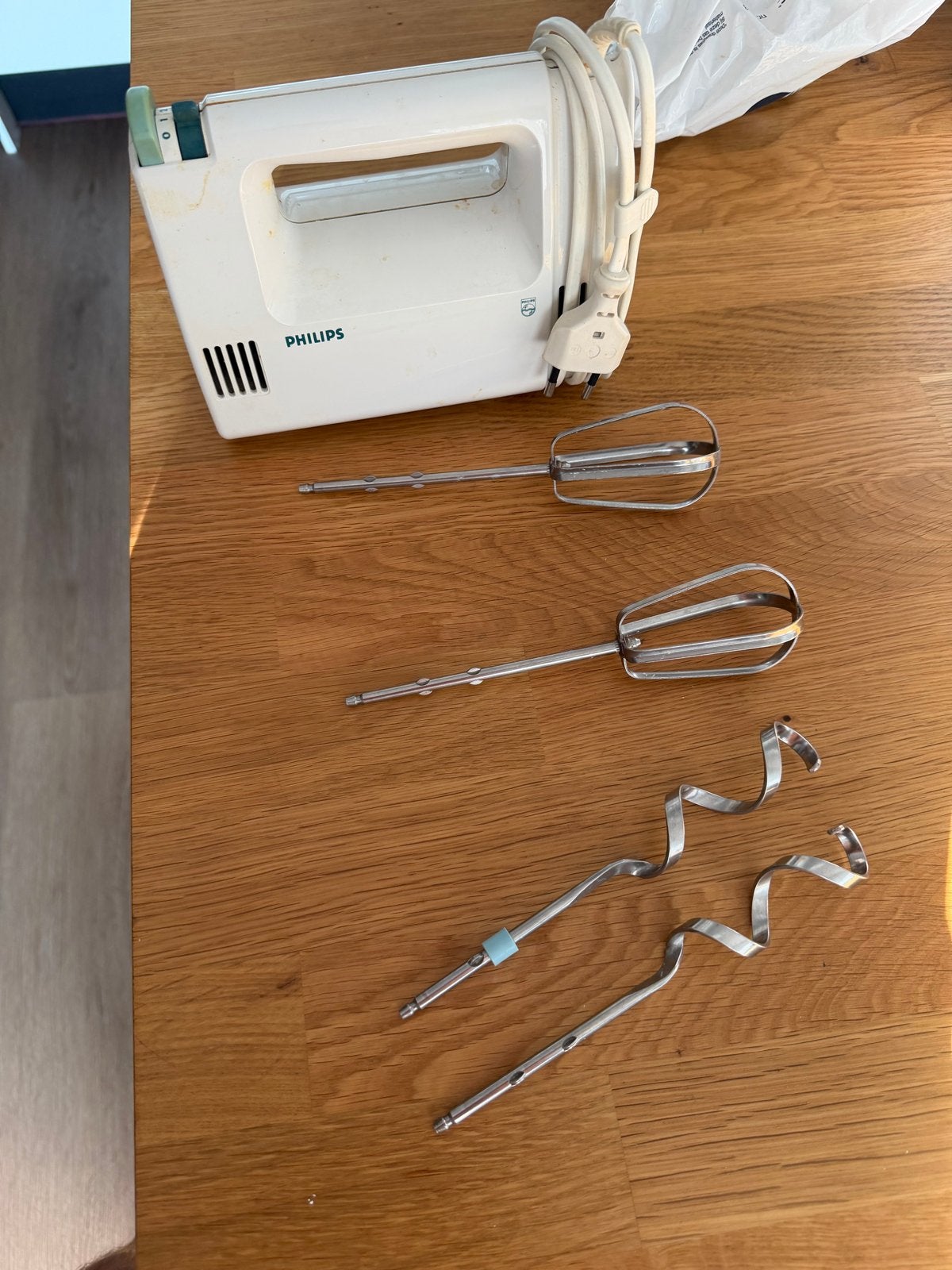 Gebruikte Philips handmixer met kloppers en deeghaken, Ophalen, Gebruikt