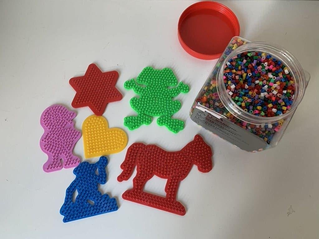 Hama strijkkralen set met diverse grondplaten en kralen, Kinderen en Baby's, Ophalen, Gebruikt, Knutselen