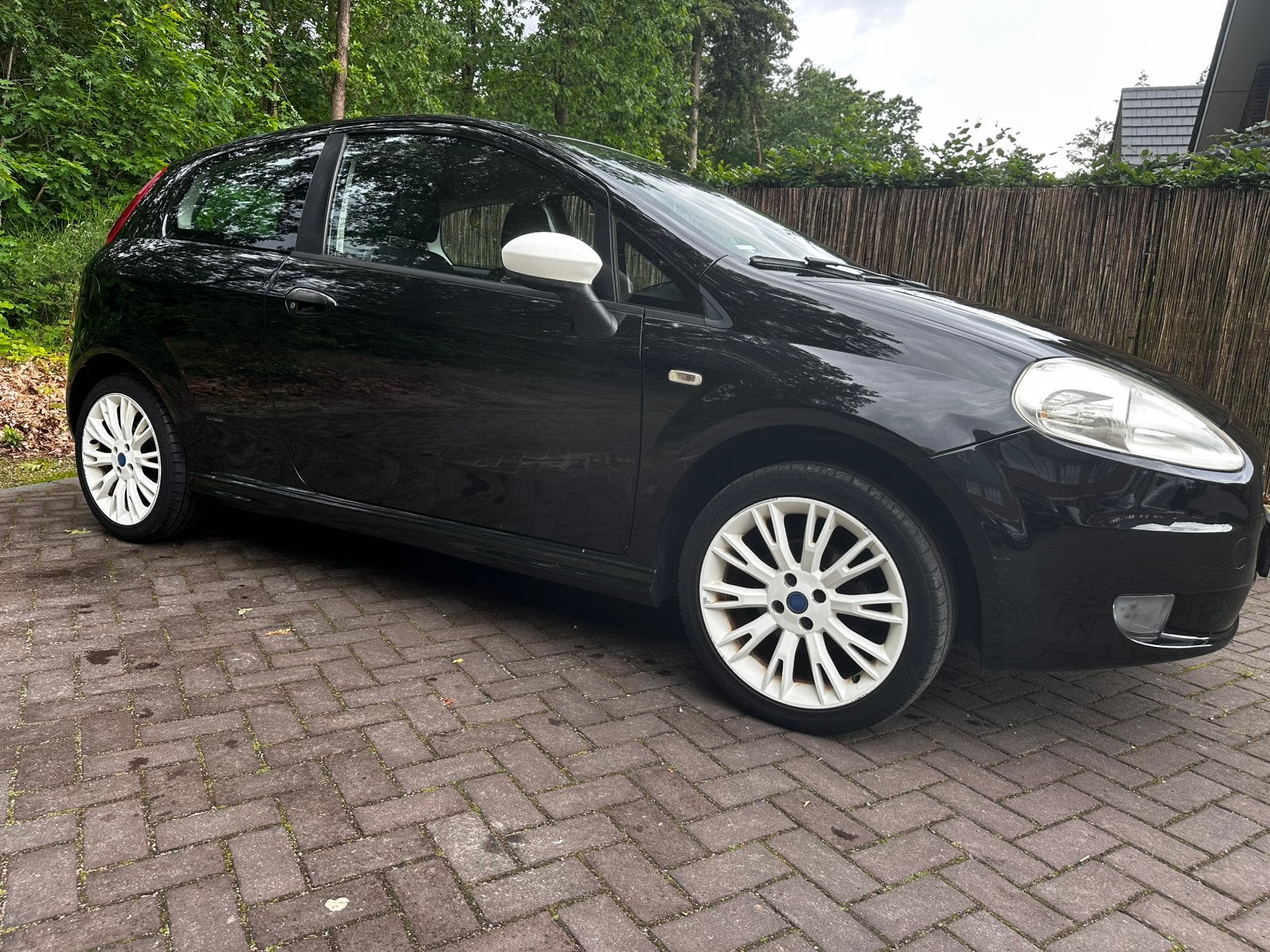 Fiat Grande Punto 1.4-16V Sport/Clima/Lmv/Distributierm vv, Auto's, Fiat, Voorwielaandrijving, 40 €/maand, 4 stoelen, Zwart