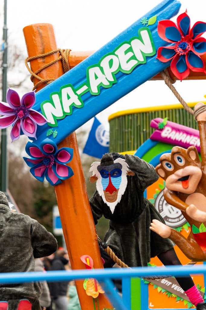 Apenverblijf carnavalswagen, Ophalen, Gebruikt, Feestartikel, Carnaval