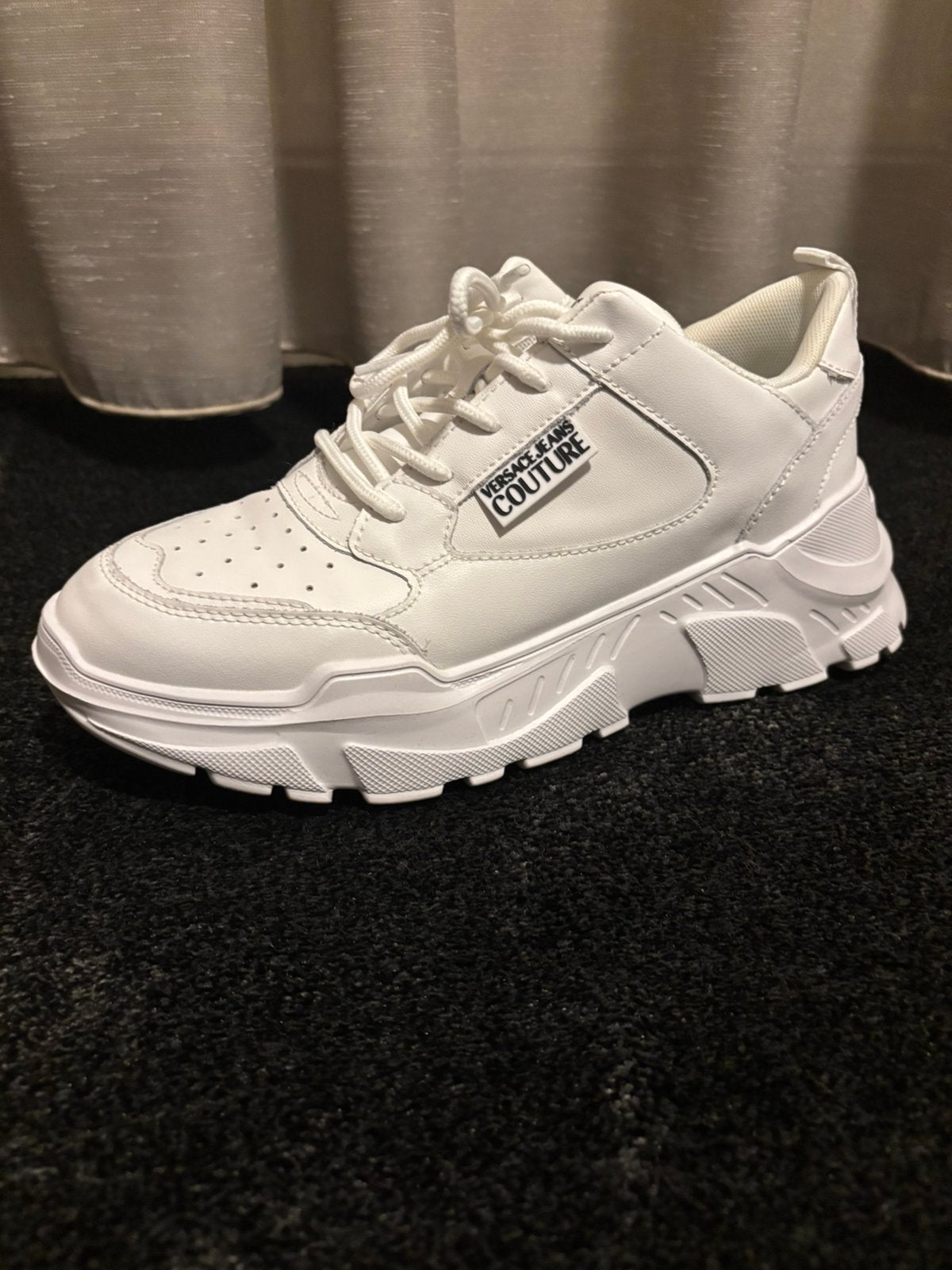 Versace couture sneaker Dames maat 41, Kleding | Dames, Schoenen, Ophalen, Zo goed als nieuw, Sneakers of Gympen
