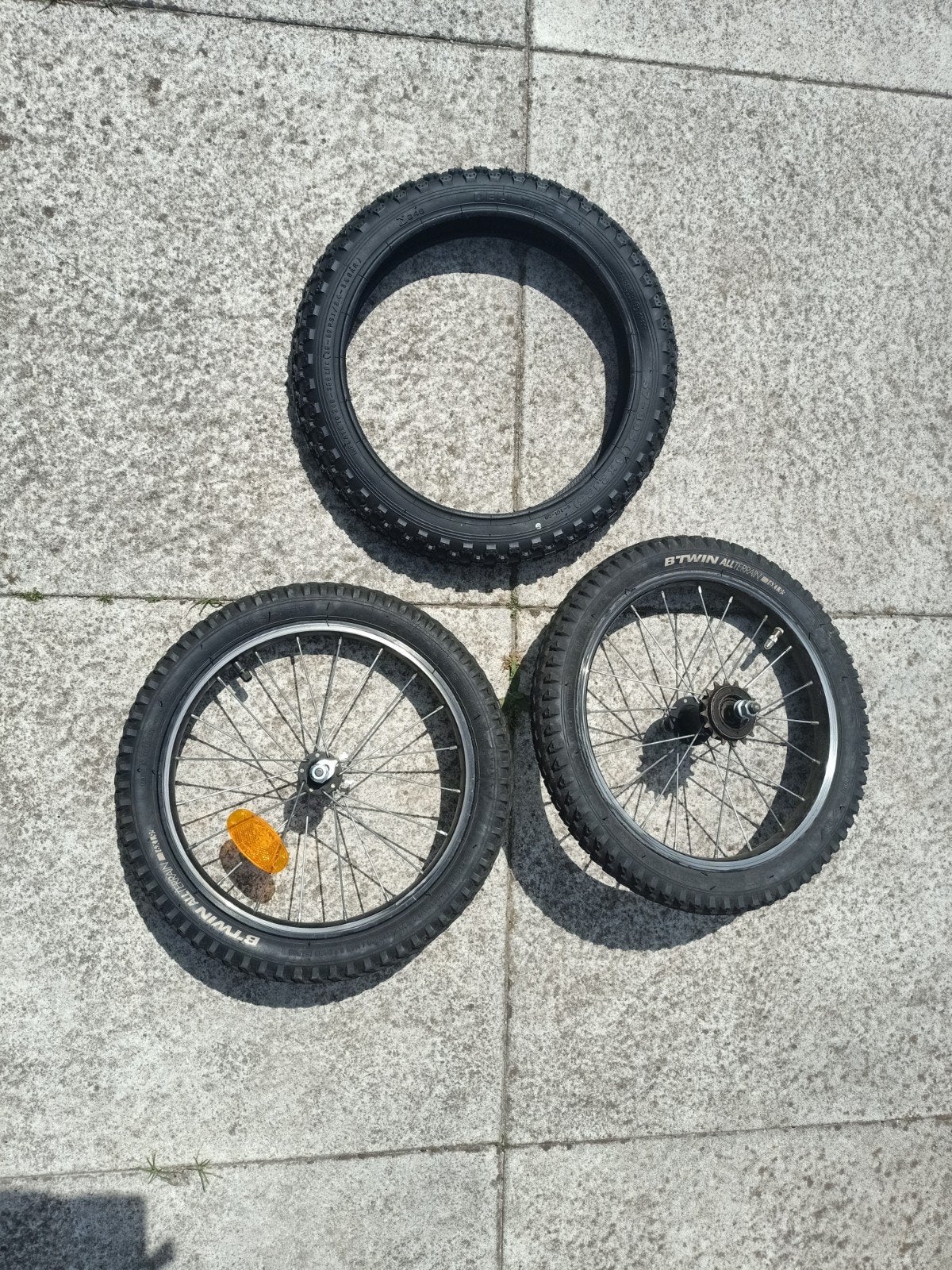 B'Twin All Terrain 16 inch fietswielen en band, Fietsen en Brommers, Fietsonderdelen, Gebruikt, Kinderfiets, B'Twin, Rubber