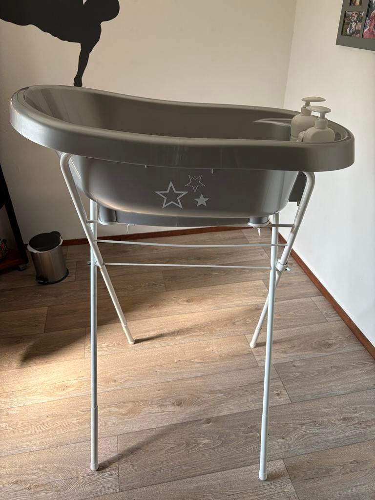 Babybadje met standaard KOOPJE!!!, Kinderen en Baby's, Badjes en Verzorging, Overige merken, Ophalen of Verzenden, Zo goed als nieuw