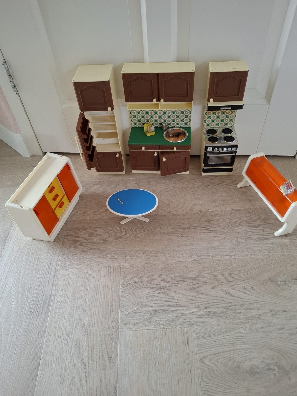 poppenhuis keuken. kasten zijn 30 cm hoog, Ophalen of Verzenden, Gebruikt, Poppenhuis