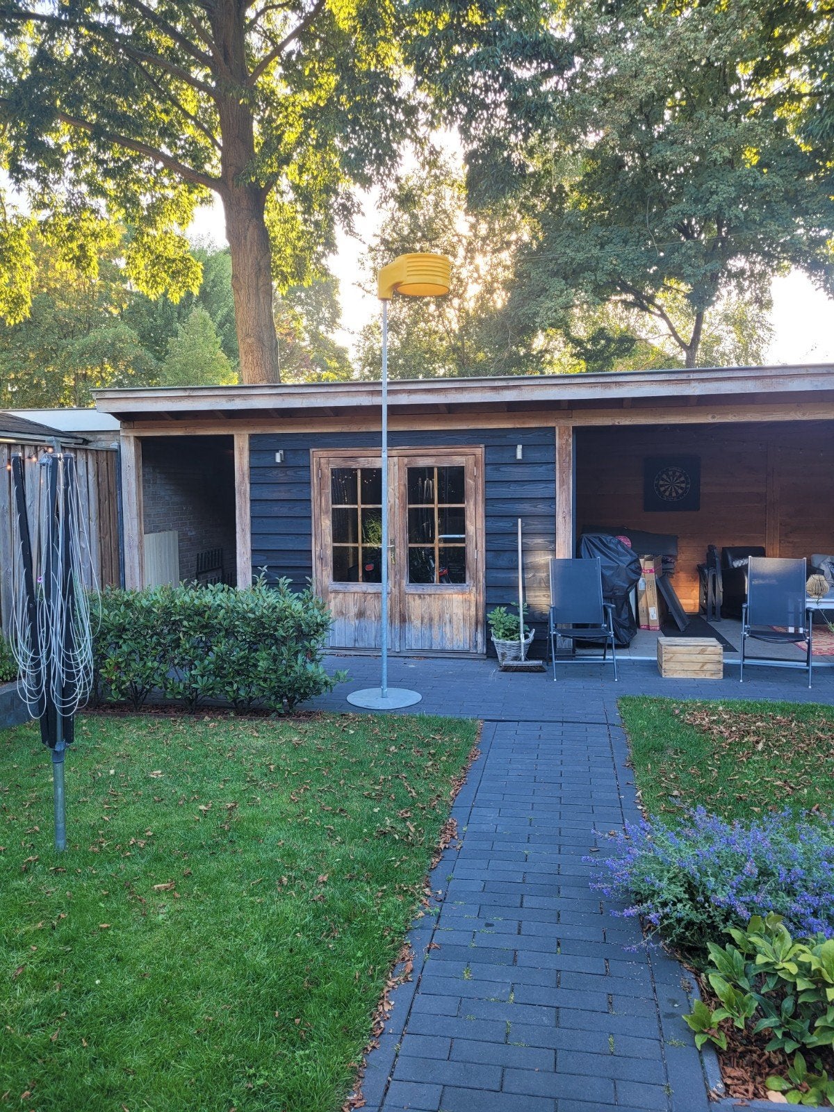Korfbalpaal met gietijzeren voet en korf  en schutterskorf, Ophalen, Zo goed als nieuw