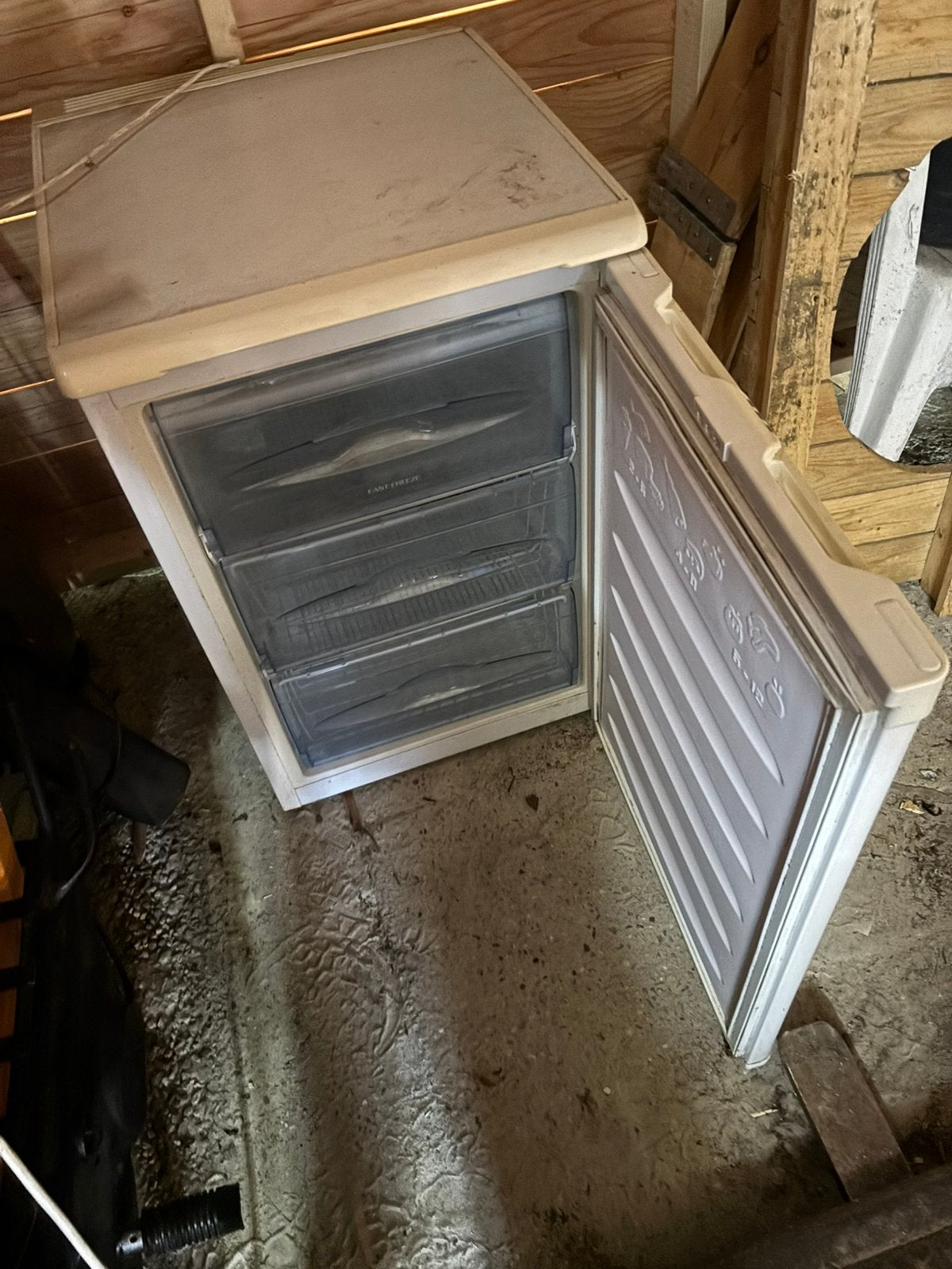 Tafelmodel vrieskast te koop., Witgoed en Apparatuur, Vriezers en Diepvrieskisten, Ophalen, Zo goed als nieuw, Minder dan 60 cm