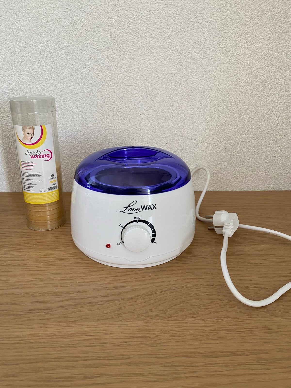 Love Wax waxverwarmer met halve tube wax tabletten, Ophalen of Verzenden, Gebruikt, Overige typen