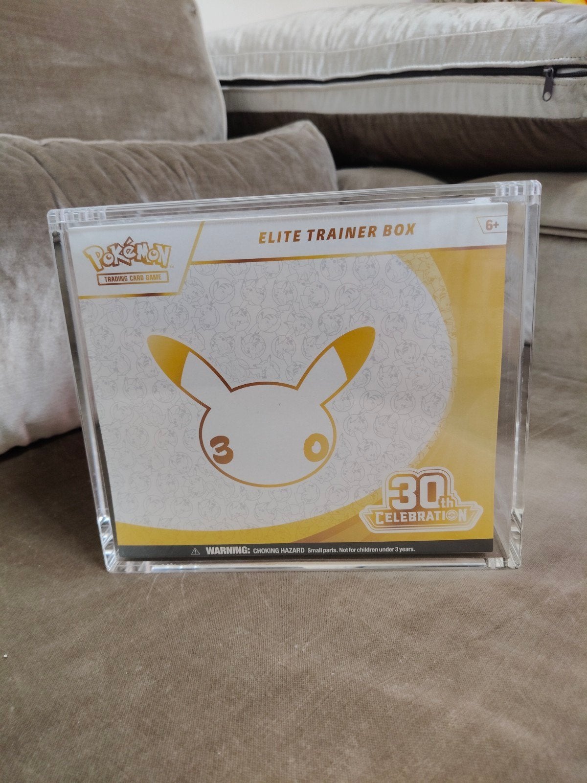 Pokémon 30th Celebration Elite Trainer Box, Ophalen of Verzenden, Nieuw, Overige typen