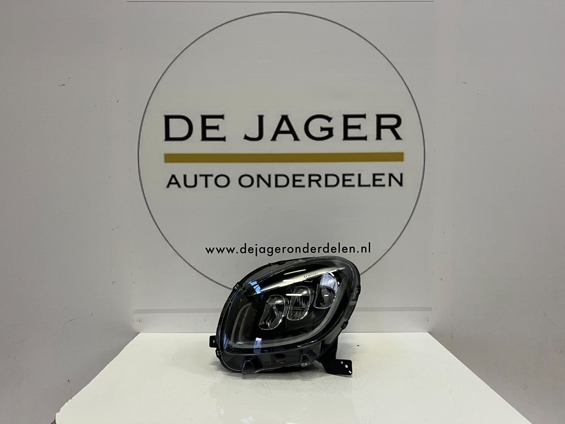 SMART FORFOUR FORTWO LED KOPLAMP LINKS 260607083R L90156924, Gebruikt, Mercedes-Benz AG, Ophalen of Verzenden, Mercedesstrasse 120
70372  Stuttgart, DE