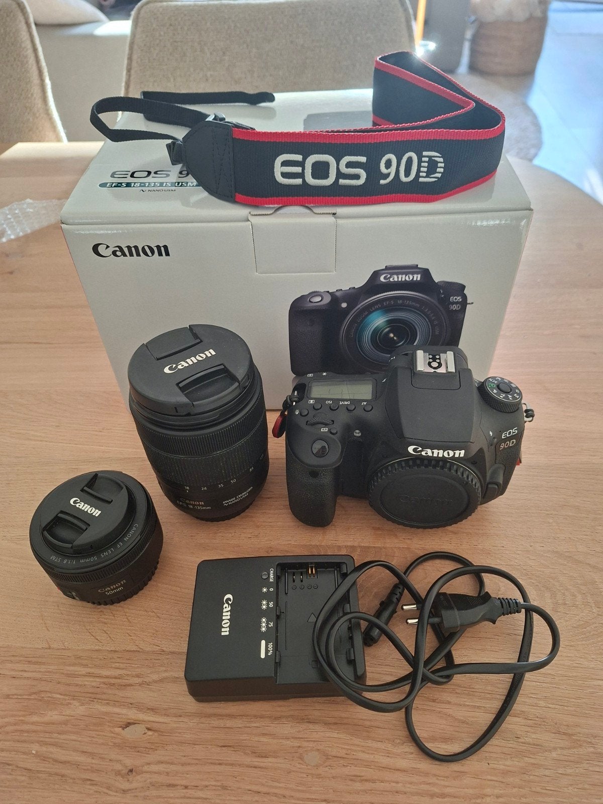 Canon 90D nieuwstaat met 2 lenzen en aankoopbon, Canon, Handleiding, Ophalen of Verzenden, Zo goed als nieuw