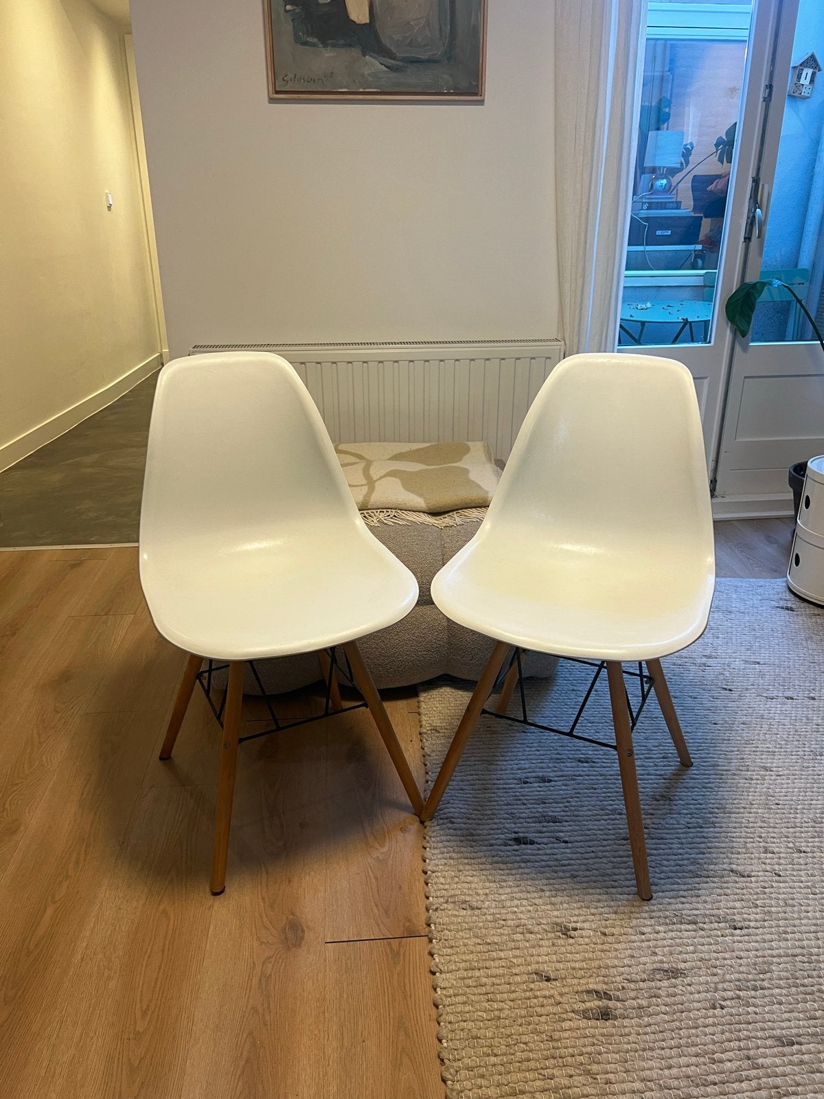 Twee witte Vitra Eames replica stoelen, t.e.a.b, Ophalen, Gebruikt, Twee, Wit